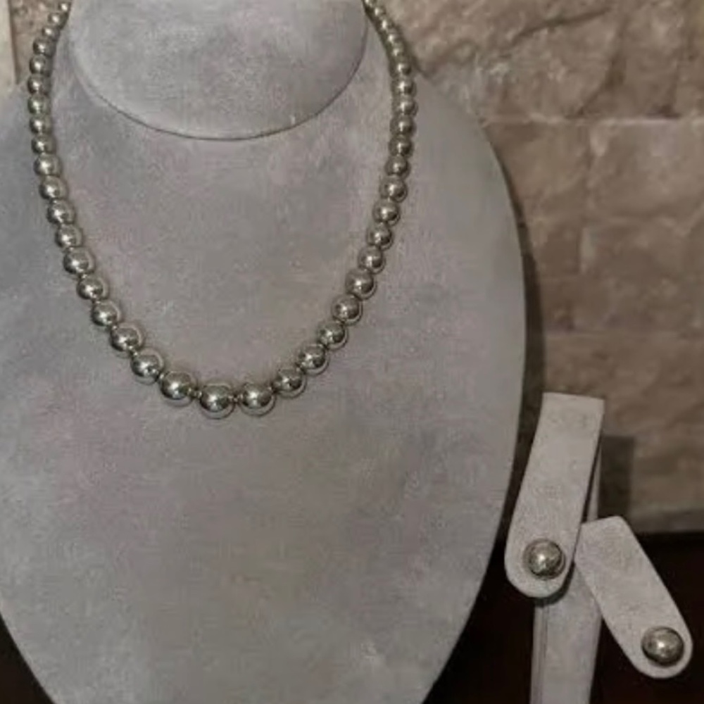 Tiffany & Co Sterling Silver Graduated Bead Necklace set
